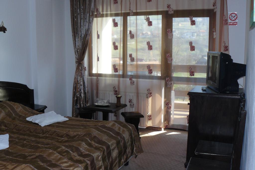 Pensiunea Lais Bran (Brasov) Quarto foto